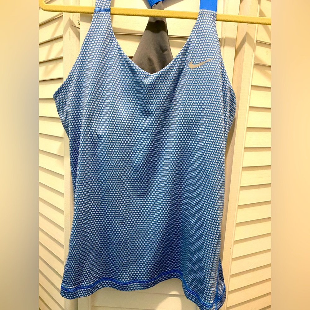 NIKE Women’s Dri Fit “Racerback Tank Top” Size Large Blue/Silver EUC